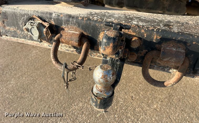 image for item DP2158 2016 Ford F550 Super Duty  bucket truck