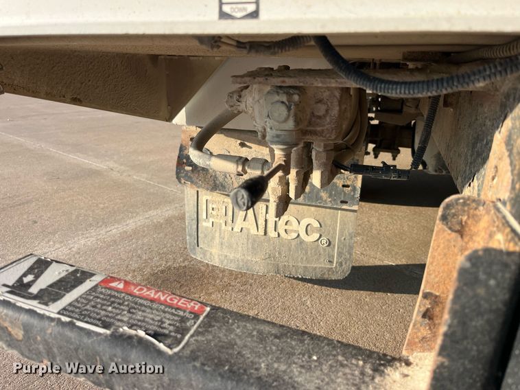 image for item DP2158 2016 Ford F550 Super Duty  bucket truck