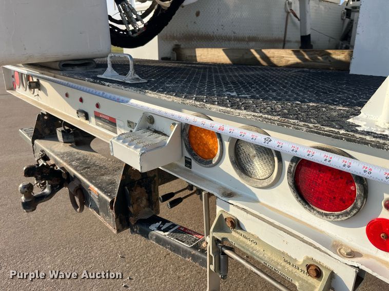 image for item DP2158 2016 Ford F550 Super Duty  bucket truck