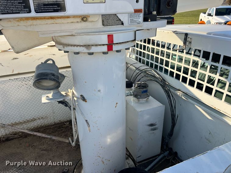 image for item DP2158 2016 Ford F550 Super Duty  bucket truck