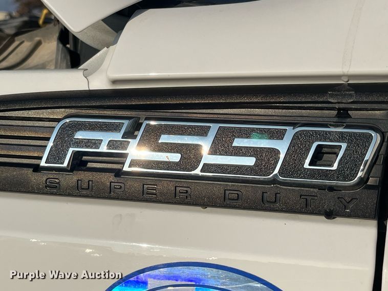 image for item DP2158 2016 Ford F550 Super Duty  bucket truck