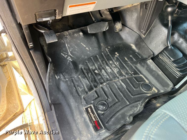 image for item DP2158 2016 Ford F550 Super Duty  bucket truck