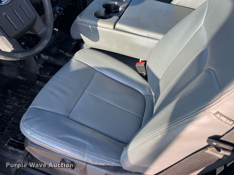 image for item DP2158 2016 Ford F550 Super Duty  bucket truck