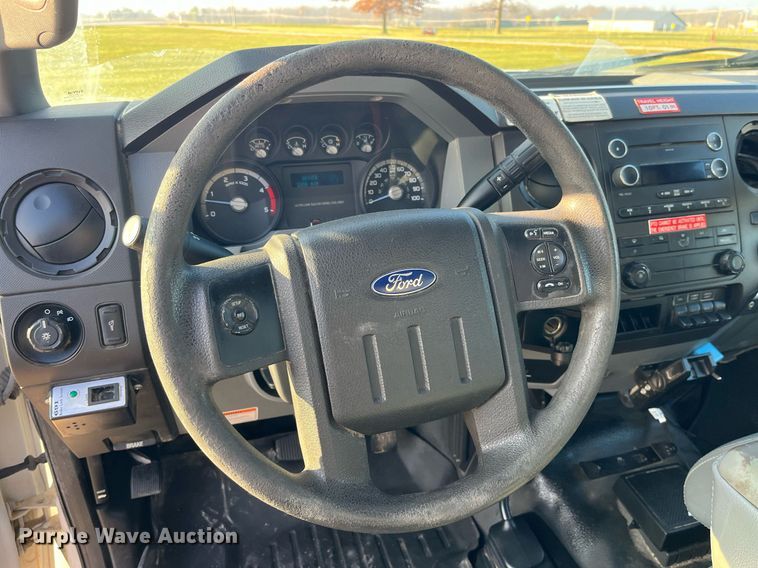 image for item DP2158 2016 Ford F550 Super Duty  bucket truck