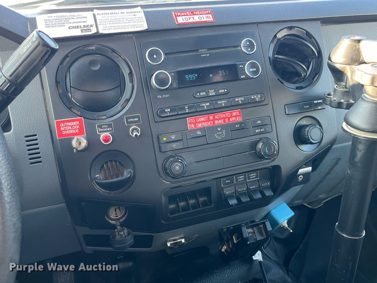 image for item DP2158 2016 Ford F550 Super Duty  bucket truck