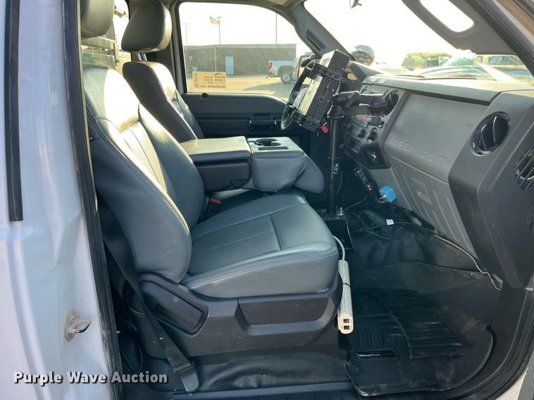 image for item DP2158 2016 Ford F550 Super Duty  bucket truck