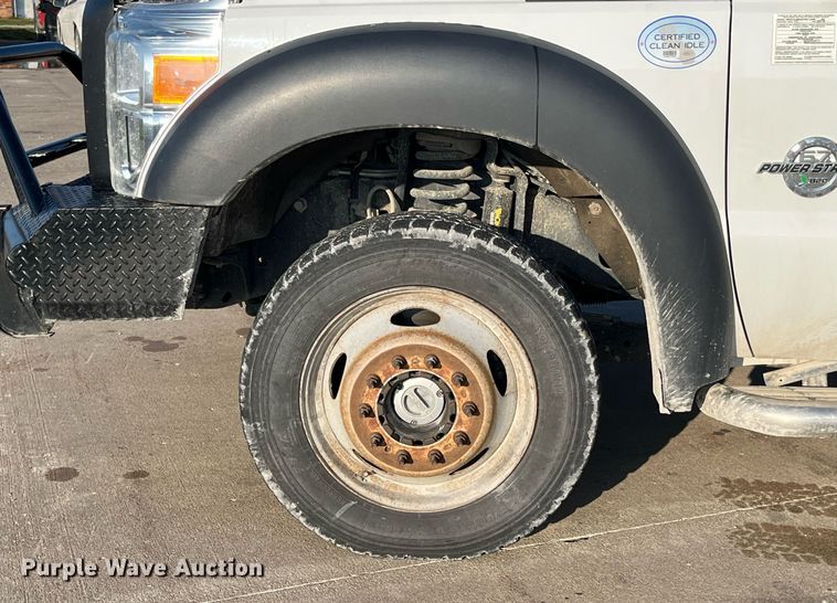 image for item DP2158 2016 Ford F550 Super Duty  bucket truck