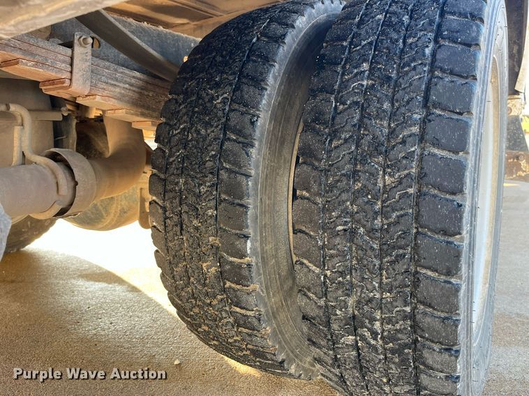 image for item DP2158 2016 Ford F550 Super Duty  bucket truck