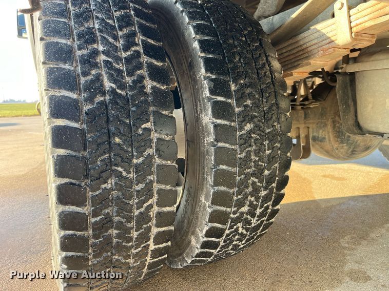 image for item DP2158 2016 Ford F550 Super Duty  bucket truck