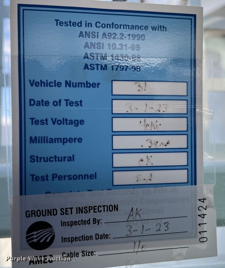 image for item DP2158 2016 Ford F550 Super Duty  bucket truck