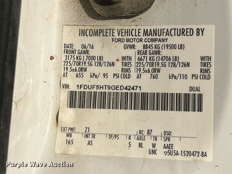 image for item DP2158 2016 Ford F550 Super Duty  bucket truck