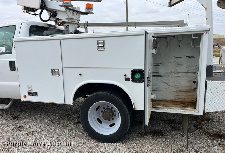 image for item DP2159 2008 Ford F450 Super Duty XL  bucket truck