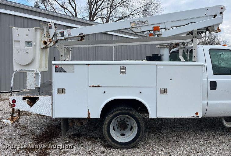 image for item DP2159 2008 Ford F450 Super Duty XL  bucket truck