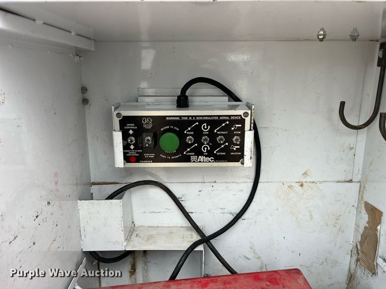 image for item DP2159 2008 Ford F450 Super Duty XL  bucket truck