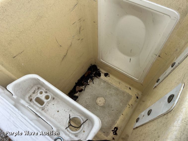 image for item DP2159 2008 Ford F450 Super Duty XL  bucket truck