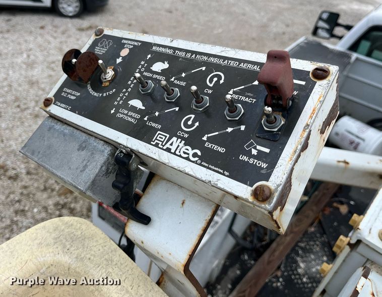 image for item DP2159 2008 Ford F450 Super Duty XL  bucket truck