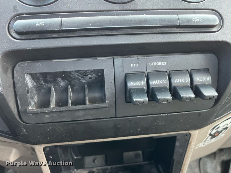 image for item DP2159 2008 Ford F450 Super Duty XL  bucket truck