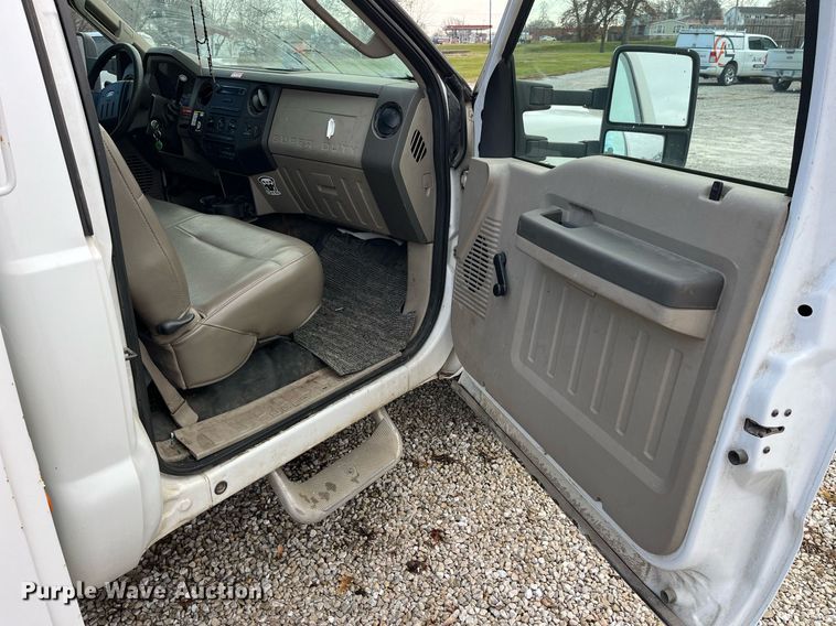 image for item DP2159 2008 Ford F450 Super Duty XL  bucket truck