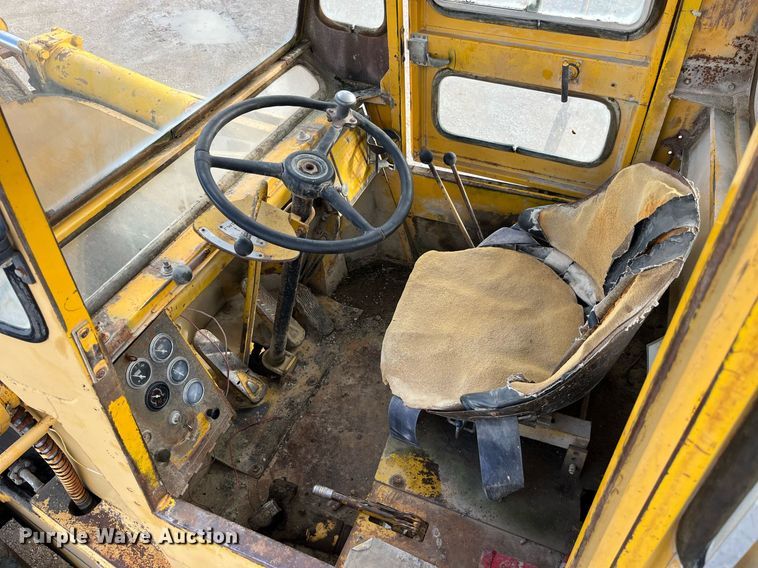 image for item DP2165 1971 Clark 175GM4A  wheel loader