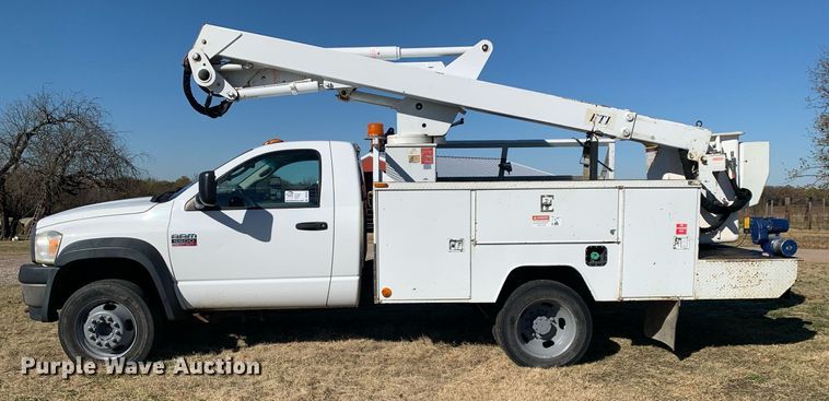 image for item DP8765 2010 Dodge Ram 5500 HD  bucket truck