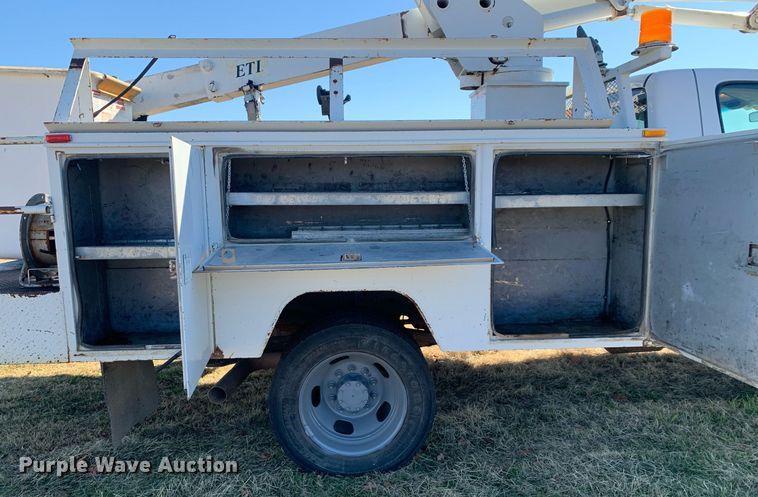 image for item DP8765 2010 Dodge Ram 5500 HD  bucket truck