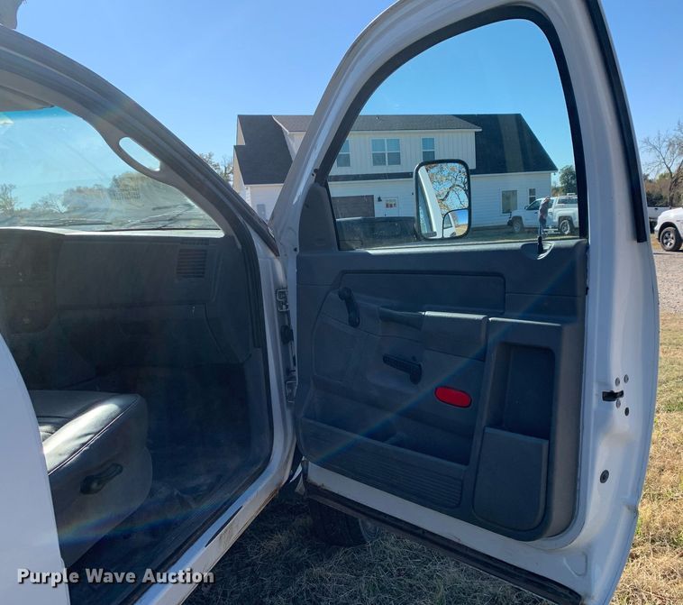 image for item DP8765 2010 Dodge Ram 5500 HD  bucket truck