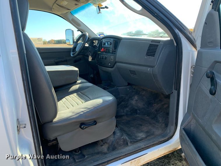 image for item DP8765 2010 Dodge Ram 5500 HD  bucket truck