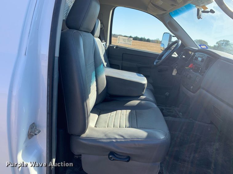 image for item DP8765 2010 Dodge Ram 5500 HD  bucket truck