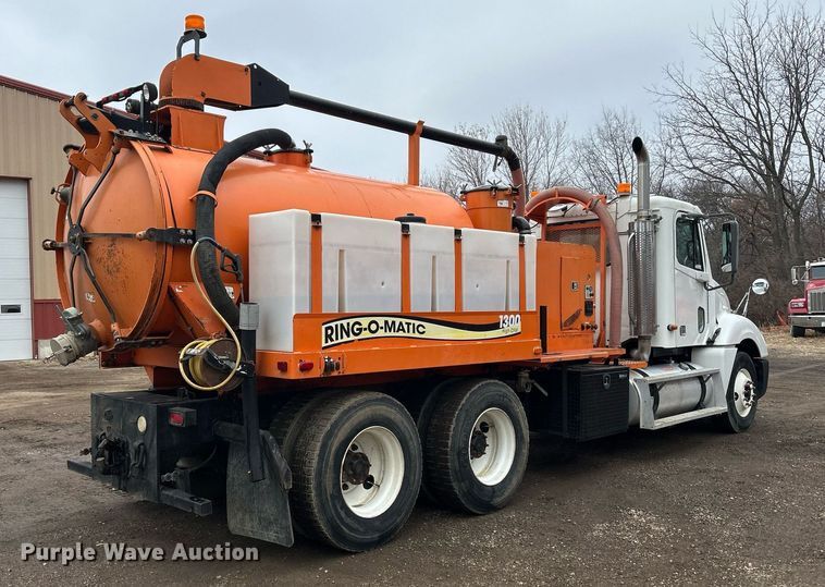 image for item DQ1065 2004 Freightliner Columbia  vacuum truck