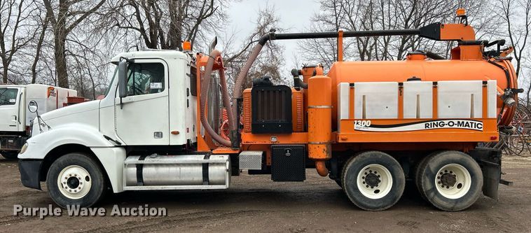 image for item DQ1065 2004 Freightliner Columbia  vacuum truck