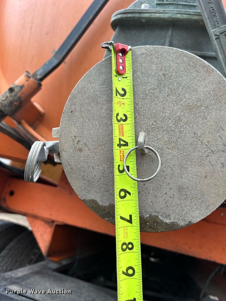 image for item DQ1065 2004 Freightliner Columbia  vacuum truck