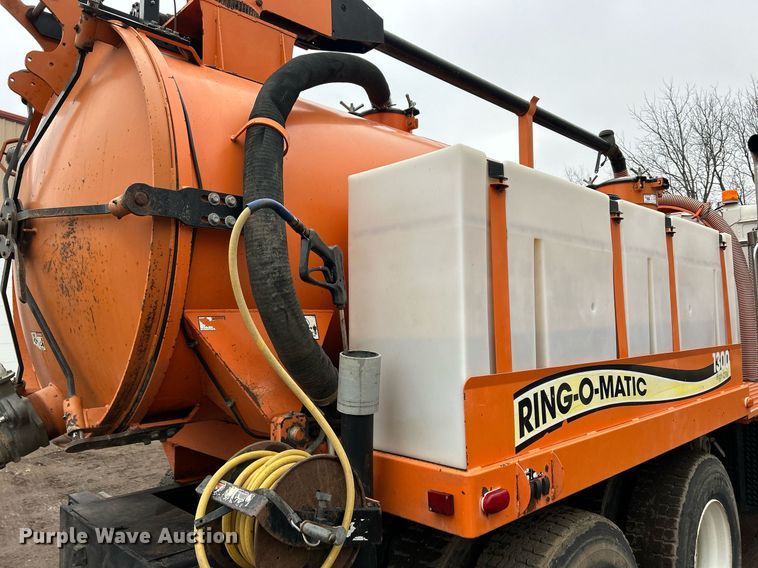 image for item DQ1065 2004 Freightliner Columbia  vacuum truck