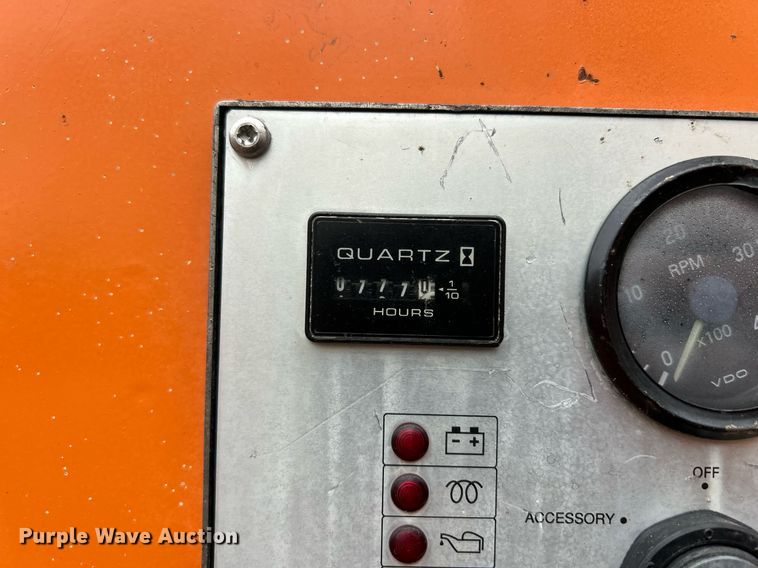 image for item DQ1065 2004 Freightliner Columbia  vacuum truck