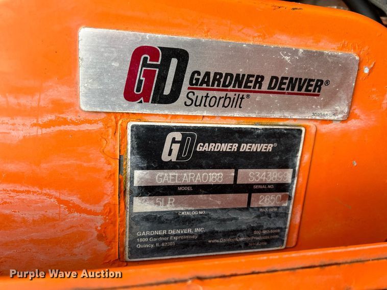 image for item DQ1065 2004 Freightliner Columbia  vacuum truck