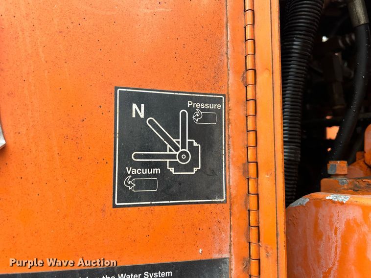 image for item DQ1065 2004 Freightliner Columbia  vacuum truck