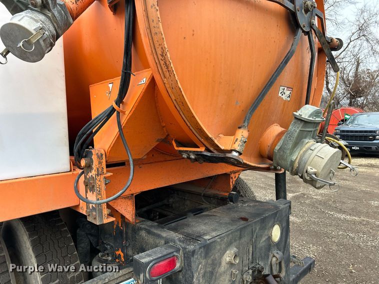 image for item DQ1065 2004 Freightliner Columbia  vacuum truck