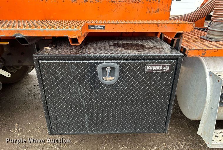 image for item DQ1065 2004 Freightliner Columbia  vacuum truck