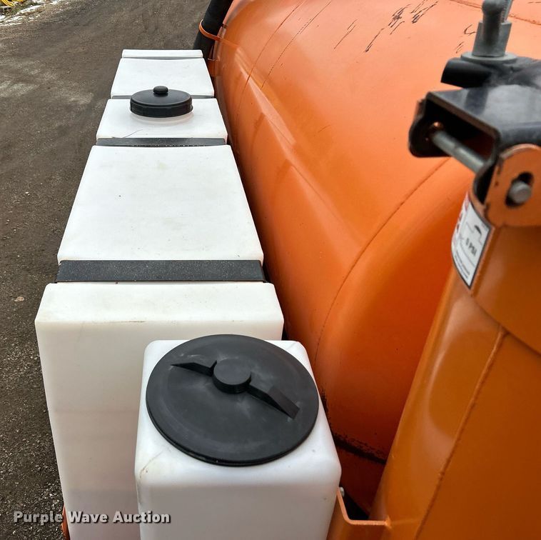 image for item DQ1065 2004 Freightliner Columbia  vacuum truck