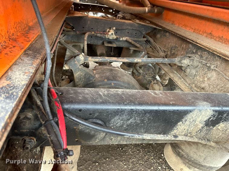 image for item DQ1065 2004 Freightliner Columbia  vacuum truck