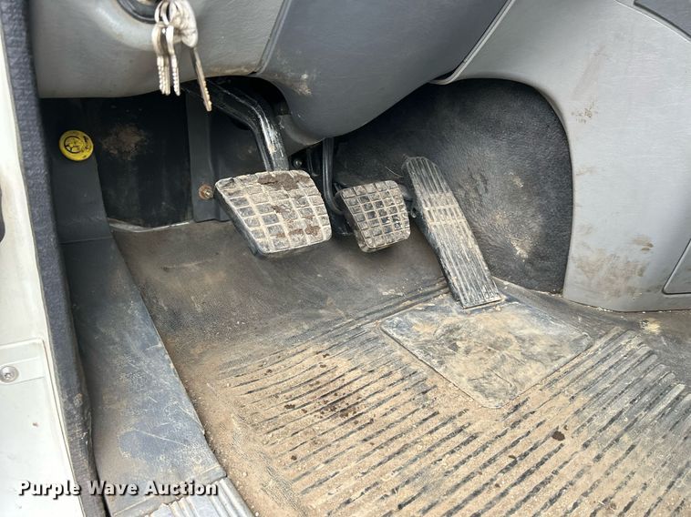 image for item DQ1065 2004 Freightliner Columbia  vacuum truck