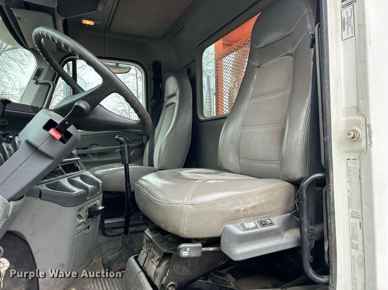 image for item DQ1065 2004 Freightliner Columbia  vacuum truck