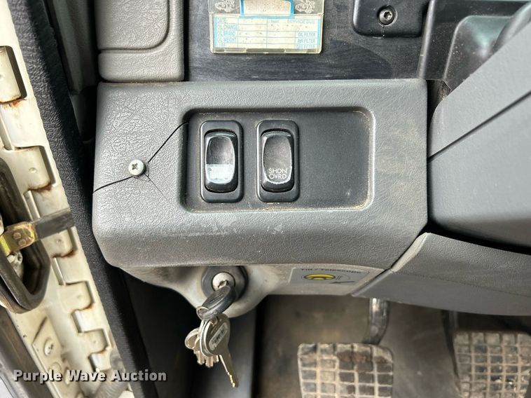 image for item DQ1065 2004 Freightliner Columbia  vacuum truck