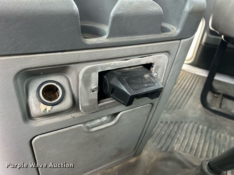 image for item DQ1065 2004 Freightliner Columbia  vacuum truck