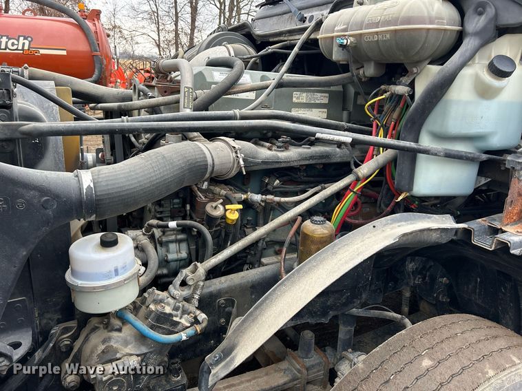 image for item DQ1065 2004 Freightliner Columbia  vacuum truck