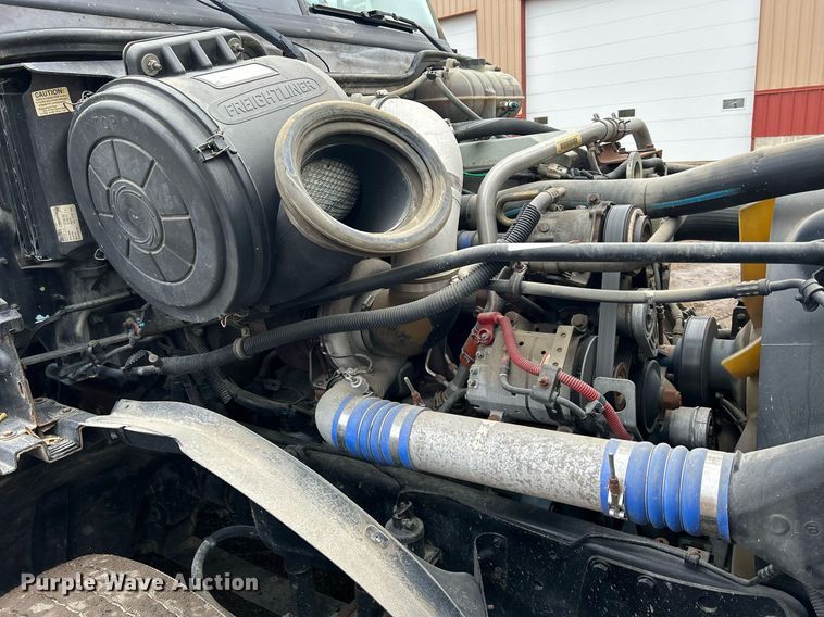 image for item DQ1065 2004 Freightliner Columbia  vacuum truck