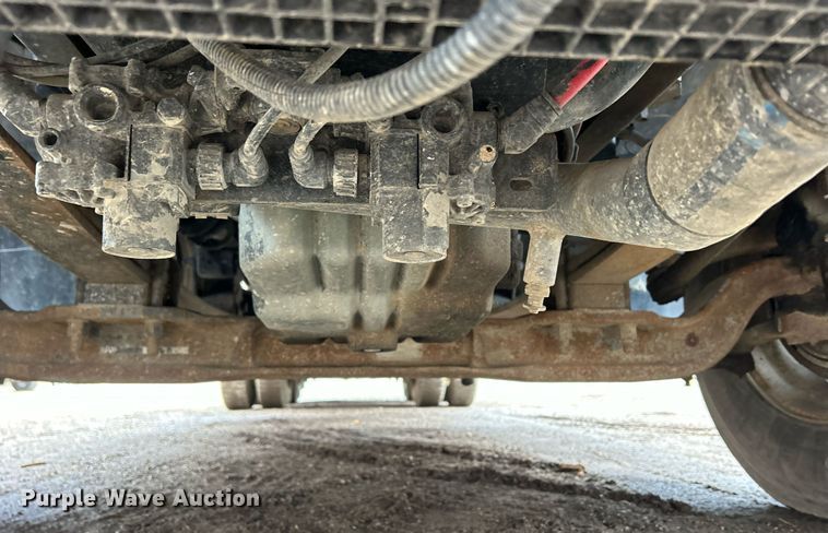 image for item DQ1065 2004 Freightliner Columbia  vacuum truck