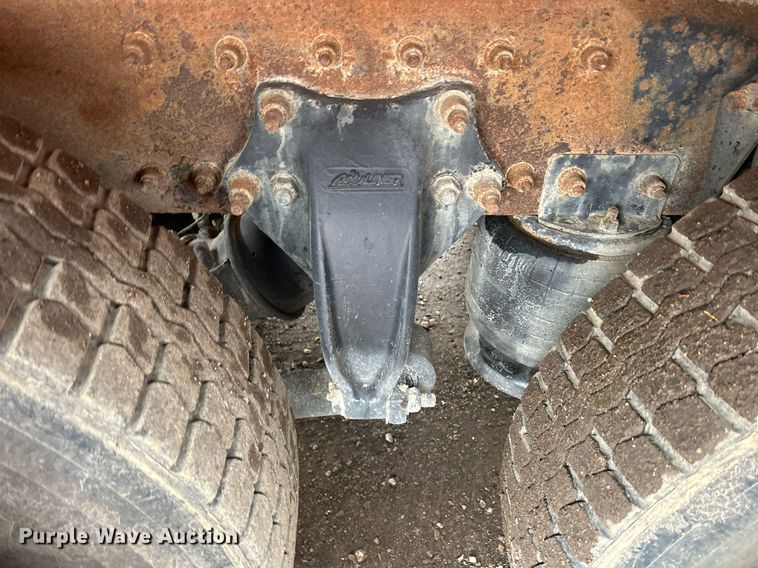 image for item DQ1065 2004 Freightliner Columbia  vacuum truck