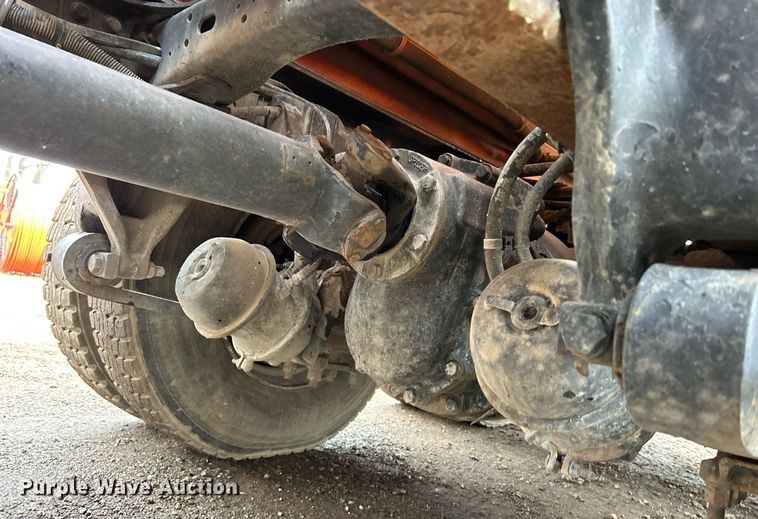 image for item DQ1065 2004 Freightliner Columbia  vacuum truck