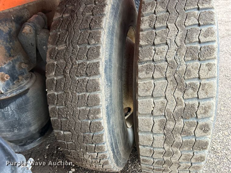 image for item DQ1065 2004 Freightliner Columbia  vacuum truck