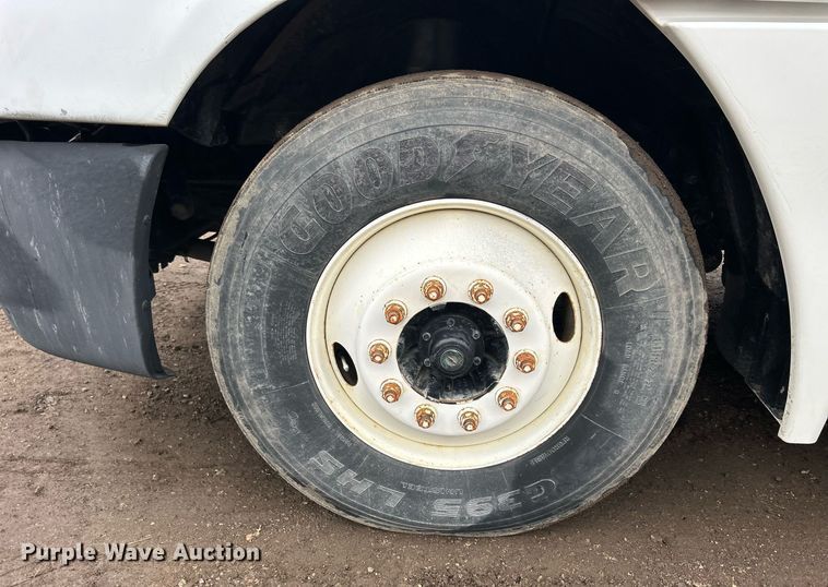 image for item DQ1065 2004 Freightliner Columbia  vacuum truck